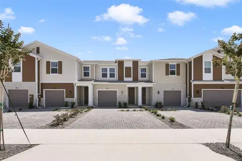 Casa à venda em Sanford, 3 quartos